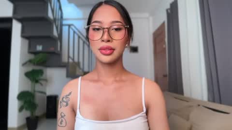 Snapshot of kyll_collins chatting on 06-18-26, 12:44 kyll_collins online show from 06-18-26, 12:44