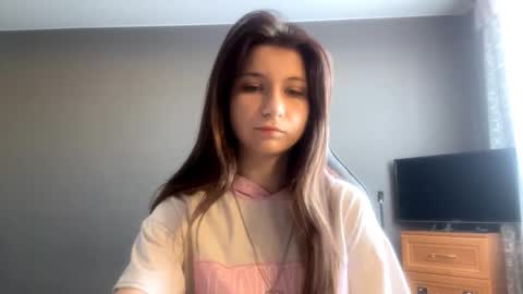 Snapshot of kymberlychimes chatting on 02-17-26, 12:12 Kary online show from 02-17-26, 12:12