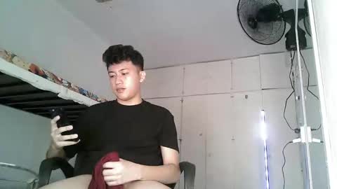 Snapshot of kymer24 chatting on 10-24-25, 01:40 john online show from 10-24-25, 01:40