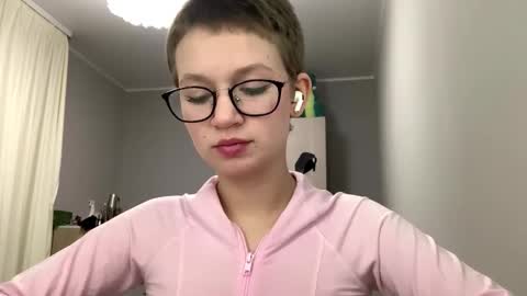 Kim online show from 01-06-26, 06:22