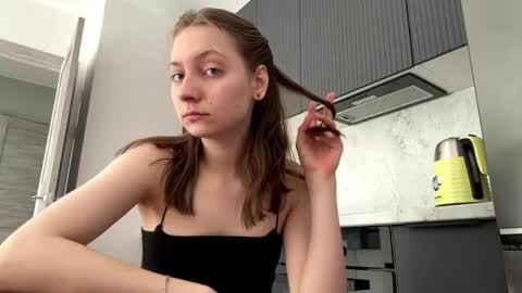 Snapshot of kyragraise chatting on 06-02-26, 12:18 Kira online show from 06-02-26, 12:18