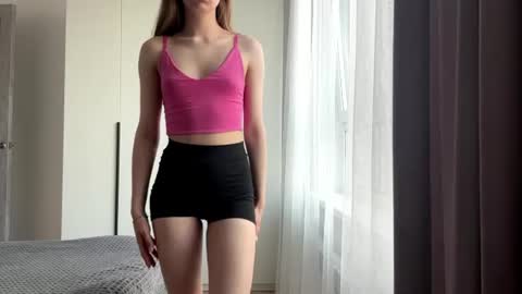 Snapshot of kyragraise chatting on 06-20-26, 06:38 Kira online show from 06-20-26, 06:38