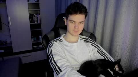 Snapshot of kyroro_lucifer chatting on 12-21-24, 08:54 Kyroro online show from 12-21-24, 08:54