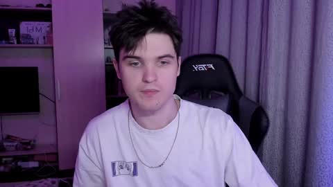 Snapshot of kyroro_lucifer chatting on 01-13-25, 08:15 Kyroro online show from 01-13-25, 08:15