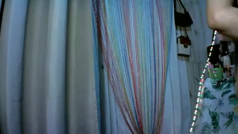 Snapshot of kyutshyne chatting on 02-04-25, 06:38 kyutshyne online show from 02-04-25, 06:38