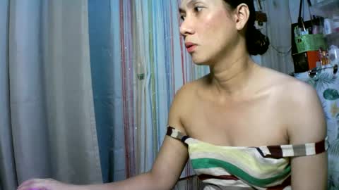 Snapshot of kyutshyne chatting on 02-19-25, 04:55 kyutshyne online show from 02-19-25, 04:55