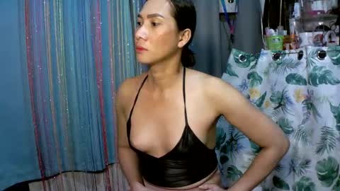 Snapshot of kyutshyne chatting on 03-11-25, 06:19 kyutshyne online show from 03-11-25, 06:19