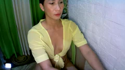 Snapshot of kyutshyne chatting on 11-22-25, 03:38 kyutshyne online show from 11-22-25, 03:38