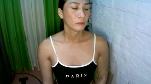 Snapshot of kyutshyne chatting on 11-25-25, 03:01 kyutshyne online show from 11-25-25, 03:01