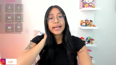 Snapshot of kyy_isa chatting on 09-11-25, 04:45 IG online show from 09-11-25, 04:45