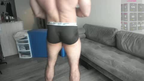 Snapshot of l0v35_2_5p00g3 chatting on 05-14-26, 06:15 l0v35_2_5p00g3 online show from 05-14-26, 06:15