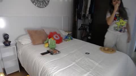 Catalina online show from 03-19-26, 02:26