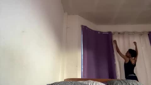 Laura online show from 12-15-25, 09:02