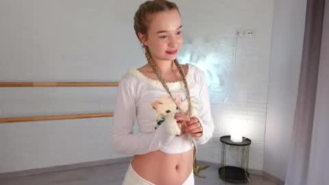 labubumia online show from 09-25-25, 09:35