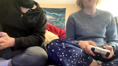 lacedinsin online show from 04-15-26, 06:15