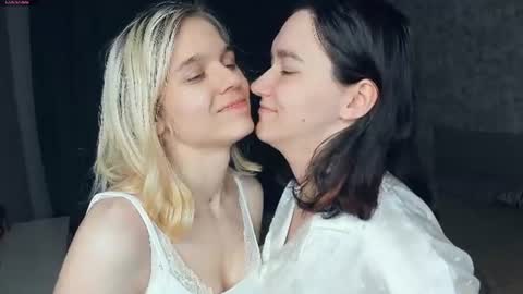 Snapshot of lacyedison chatting on 07-13-26, 08:33 Violet and Isabel online show from 07-13-26, 08:33