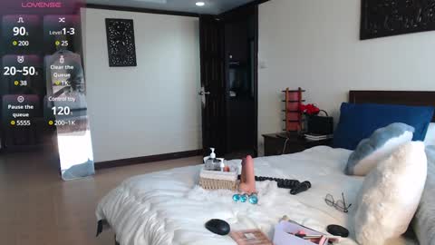 Snapshot of ladii_mia chatting on 03-05-25, 06:23 Mia online show from 03-05-25, 06:23