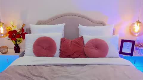Snapshot of lady_alibi chatting on 07-13-26, 12:19 AliCooper online show from 07-13-26, 12:19