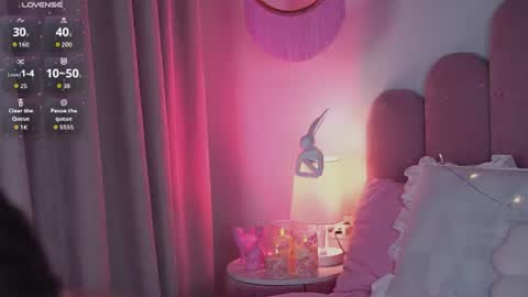 Snapshot of lady_alibi chatting on 07-28-26, 02:13 AliCooper online show from 07-28-26, 02:13