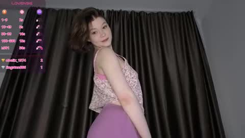 Snapshot of lady_birdd chatting on 02-01-26, 02:37 lady_birdd online show from 02-01-26, 02:37