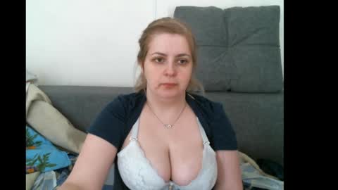 Snapshot of lady_cute_cat chatting on 04-25-26, 10:51 lady cute cat29 online show from 04-25-26, 10:51