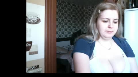Snapshot of lady_cute_cat chatting on 04-27-26, 02:42 lady cute cat29 online show from 04-27-26, 02:42