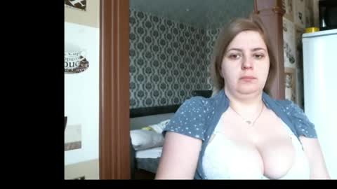 Snapshot of lady_cute_cat chatting on 05-12-26, 02:52 lady cute cat29 online show from 05-12-26, 02:52