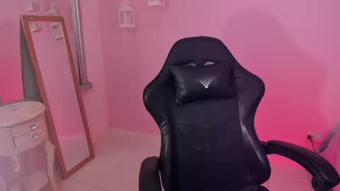 Karla - Instagram   lady karla1 online show from 03-06-25, 09:53