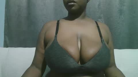lady_dearra online show from 10-12-25, 03:49
