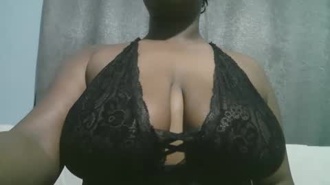 lady_dearra online show from 10-31-25, 05:36