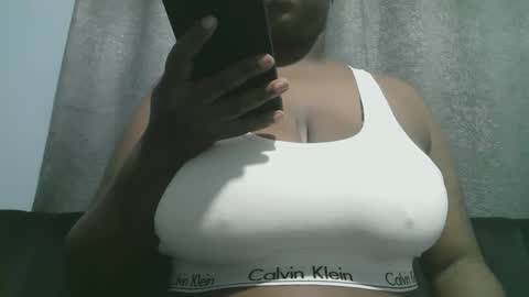 lady_dearra online show from 11-18-25, 02:06