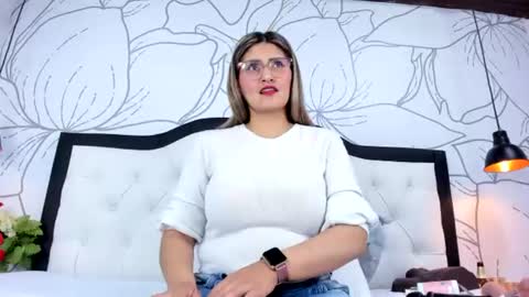 Snapshot of lady_falcon chatting on 06-28-26, 02:06 LADY online show from 06-28-26, 02:06