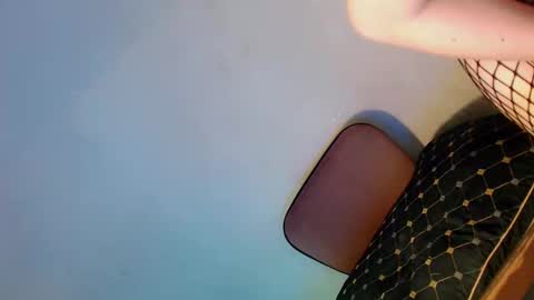 Ella online show from 11-19-25, 01:11