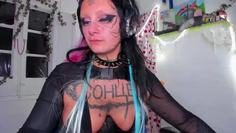 Mia online show from 11-27-25, 09:50