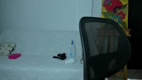 Snapshot of lady_sophie01 chatting on 10-15-25, 03:45 Sophie online show from 10-15-25, 03:45