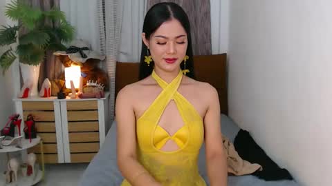 Snapshot of lady_trix000 chatting on 12-13-25, 11:54 Trix online show from 12-13-25, 11:54