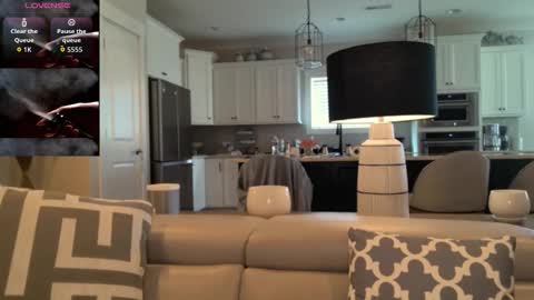 Ladybabs online show from 03-31-26, 06:30