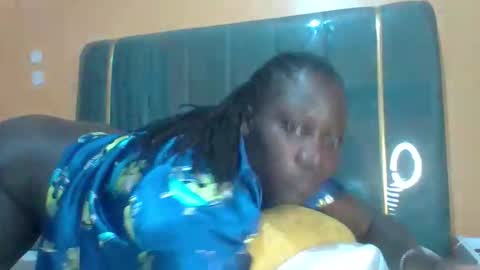 Snapshot of ladyblossoms19 chatting on 04-25-26, 10:07 lindah32 online show from 04-25-26, 10:07