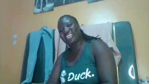 Snapshot of ladyblossoms19 chatting on 04-26-26, 11:24 lindah32 online show from 04-26-26, 11:24