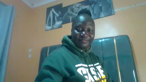 Snapshot of ladyblossoms19 chatting on 05-08-26, 10:04 lindah32 online show from 05-08-26, 10:04