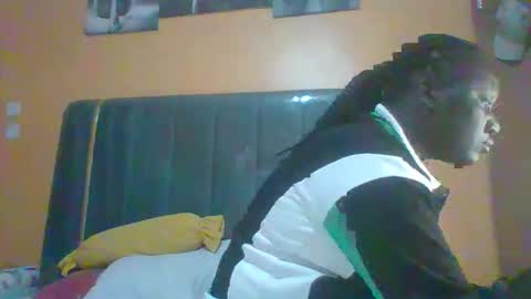 Snapshot of ladyblossoms19 chatting on 05-24-26, 08:25 lindah32 online show from 05-24-26, 08:25