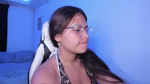  Lady  online show from 11-20-25, 02:12