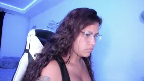  Lady  online show from 11-23-25, 02:55