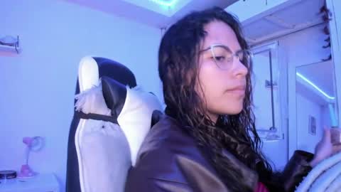  Lady  online show from 05-25-26, 03:56