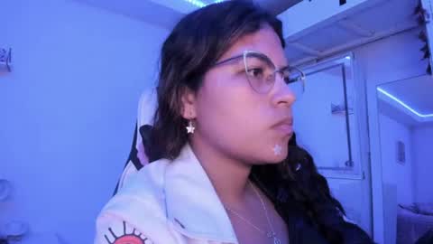 Snapshot of ladybrown_16 chatting on 06-25-26, 05:56 Lady online show from 06-25-26, 05:56