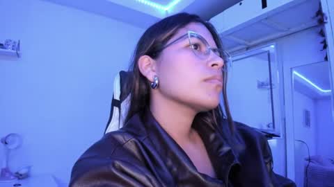 Snapshot of ladybrown_16 chatting on 07-07-26, 03:53 Lady online show from 07-07-26, 03:53