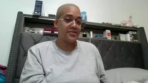 Snapshot of ladycinnabon chatting on 04-24-26, 05:21 Stephanie online show from 04-24-26, 05:21