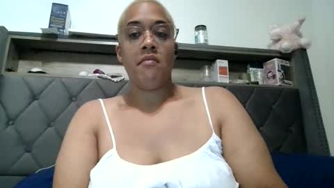 Snapshot of ladycinnabon chatting on 07-05-26, 05:36 Stephanie online show from 07-05-26, 05:36
