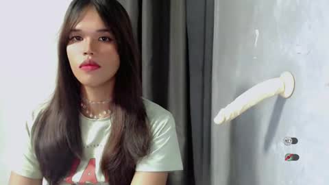 Snapshot of ladyelegant_ chatting on 12-13-24, 02:21 Cristine online show from 12-13-24, 02:21