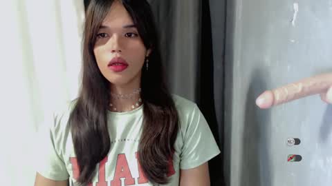 Snapshot of ladyelegant_ chatting on 12-14-24, 03:40 Cristine online show from 12-14-24, 03:40